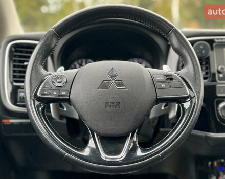 Сірий Міцубісі Аутлендер, об'ємом двигуна 3 л та пробігом 156 тис. км за 18500 $, фото 10 на Automoto.ua