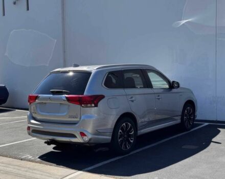 Сірий Міцубісі Аутлендер, об'ємом двигуна 2 л та пробігом 36 тис. км за 7100 $, фото 5 на Automoto.ua