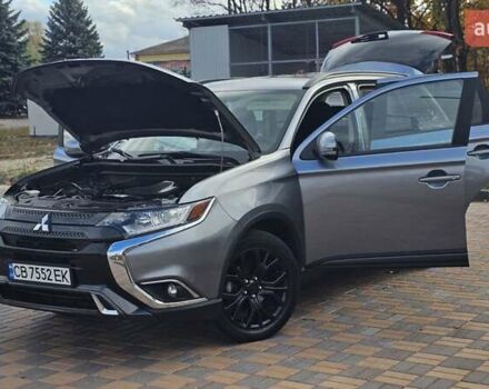 Міцубісі Аутлендер 2018 у Чернігові на Automoto.ua Сірий Міцубісі Аутлендер, об'ємом двигуна 2.36 л та пробігом 170 тис. км за 14300 $, фото 35 на Automoto.ua