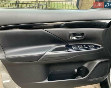 Сірий Міцубісі Аутлендер, об'ємом двигуна 2.36 л та пробігом 38 тис. км за 17800 $, фото 7 на Automoto.ua