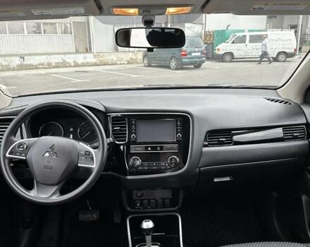 Сірий Міцубісі Аутлендер, об'ємом двигуна 2.36 л та пробігом 135 тис. км за 15000 $, фото 16 на Automoto.ua