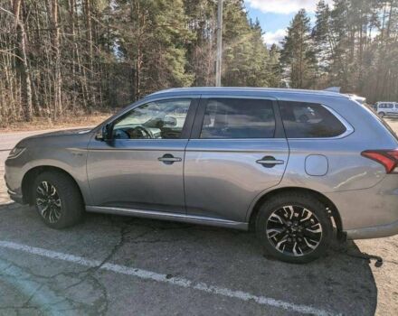 Серый Мицубиси Аутлендер, объемом двигателя 0 л и пробегом 115 тыс. км за 10500 $, фото 3 на Automoto.ua