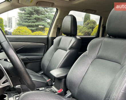 Сірий Міцубісі Аутлендер, об'ємом двигуна 3 л та пробігом 156 тис. км за 18500 $, фото 8 на Automoto.ua
