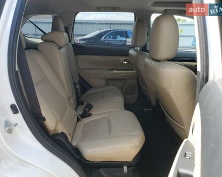 Серый Мицубиси Аутлендер, объемом двигателя 2.36 л и пробегом 107 тыс. км за 3000 $, фото 10 на Automoto.ua