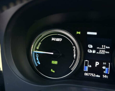 Серый Мицубиси Аутлендер, объемом двигателя 2 л и пробегом 107 тыс. км за 20900 $, фото 25 на Automoto.ua