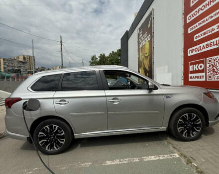 Серый Мицубиси Аутлендер, объемом двигателя 2 л и пробегом 176 тыс. км за 19900 $, фото 11 на Automoto.ua