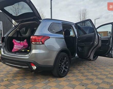 Міцубісі Аутлендер 2018 у Чернігові на Automoto.ua Сірий Міцубісі Аутлендер, об'ємом двигуна 2.36 л та пробігом 170 тис. км за 14300 $, фото 30 на Automoto.ua