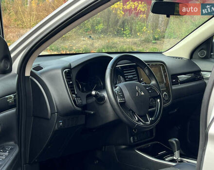 Міцубісі Аутлендер 2018 у Житомирі на Automoto.ua Сірий Міцубісі Аутлендер, об'ємом двигуна 2.36 л та пробігом 130 тис. км за 16750 $, фото 15 на Automoto.ua