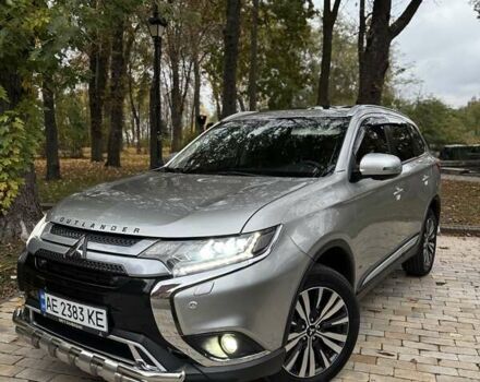 Сірий Міцубісі Аутлендер, об'ємом двигуна 2.36 л та пробігом 37 тис. км за 21000 $, фото 1 на Automoto.ua