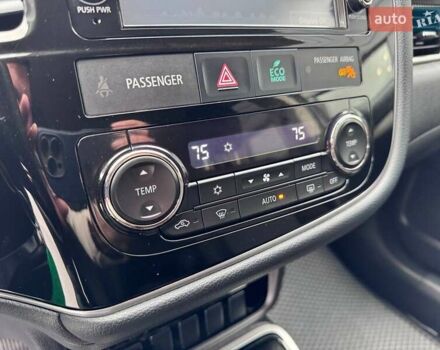 Серый Мицубиси Аутлендер, объемом двигателя 2.4 л и пробегом 103 тыс. км за 15497 $, фото 20 на Automoto.ua