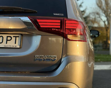 Серый Мицубиси Аутлендер, объемом двигателя 2 л и пробегом 107 тыс. км за 20900 $, фото 8 на Automoto.ua