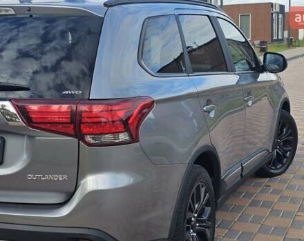 Міцубісі Аутлендер 2018 у Чернігові на Automoto.ua Сірий Міцубісі Аутлендер, об'ємом двигуна 2.36 л та пробігом 170 тис. км за 14300 $, фото 5 на Automoto.ua