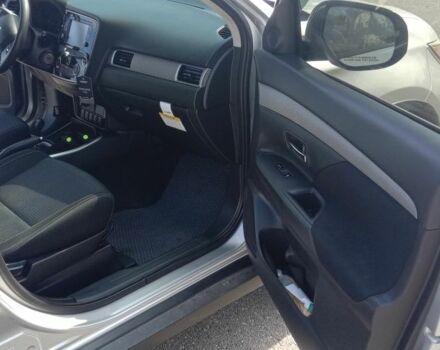 Серый Мицубиси Аутлендер, объемом двигателя 2.4 л и пробегом 100 тыс. км за 17700 $, фото 5 на Automoto.ua