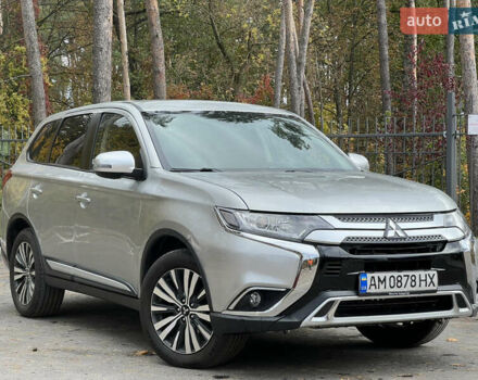 Міцубісі Аутлендер 2018 у Житомирі на Automoto.ua Сірий Міцубісі Аутлендер, об'ємом двигуна 2.36 л та пробігом 130 тис. км за 16750 $, фото 4 на Automoto.ua