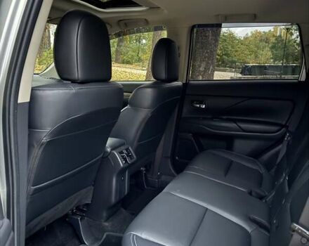 Сірий Міцубісі Аутлендер, об'ємом двигуна 2.36 л та пробігом 37 тис. км за 21000 $, фото 8 на Automoto.ua