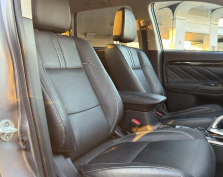 Серый Мицубиси Аутлендер, объемом двигателя 2 л и пробегом 107 тыс. км за 20900 $, фото 12 на Automoto.ua