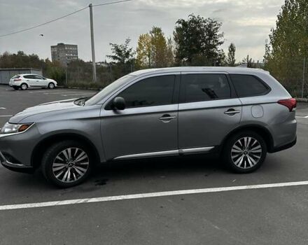 Сірий Міцубісі Аутлендер, об'ємом двигуна 2.36 л та пробігом 135 тис. км за 15000 $, фото 3 на Automoto.ua