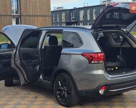 Міцубісі Аутлендер 2018 у Чернігові на Automoto.ua Сірий Міцубісі Аутлендер, об'ємом двигуна 2.36 л та пробігом 170 тис. км за 14300 $, фото 32 на Automoto.ua