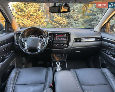 Серый Мицубиси Аутлендер, объемом двигателя 2 л и пробегом 107 тыс. км за 20900 $, фото 28 на Automoto.ua