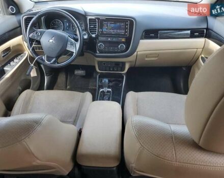 Серый Мицубиси Аутлендер, объемом двигателя 2.36 л и пробегом 107 тыс. км за 3000 $, фото 7 на Automoto.ua