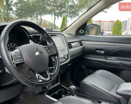 Сірий Міцубісі Аутлендер, об'ємом двигуна 3 л та пробігом 156 тис. км за 18500 $, фото 9 на Automoto.ua