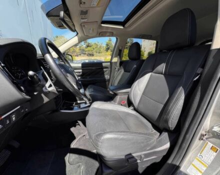 Сірий Міцубісі Аутлендер, об'ємом двигуна 2 л та пробігом 36 тис. км за 7100 $, фото 7 на Automoto.ua