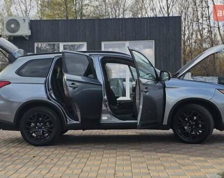 Міцубісі Аутлендер 2018 у Чернігові на Automoto.ua Сірий Міцубісі Аутлендер, об'ємом двигуна 2.36 л та пробігом 170 тис. км за 14300 $, фото 31 на Automoto.ua