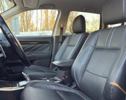 Серый Мицубиси Аутлендер, объемом двигателя 2 л и пробегом 107 тыс. км за 20900 $, фото 11 на Automoto.ua