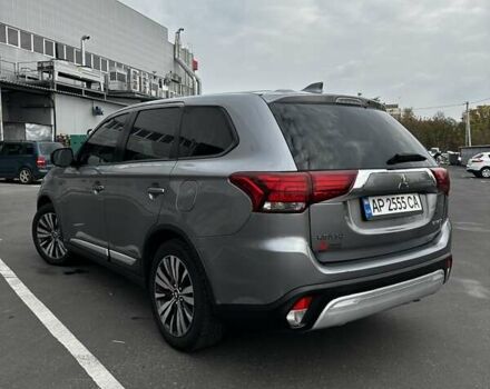 Сірий Міцубісі Аутлендер, об'ємом двигуна 2.36 л та пробігом 135 тис. км за 15000 $, фото 4 на Automoto.ua