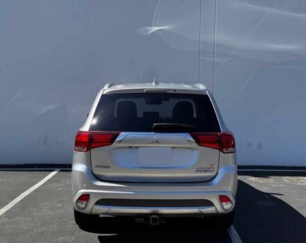 Сірий Міцубісі Аутлендер, об'ємом двигуна 2 л та пробігом 36 тис. км за 7100 $, фото 4 на Automoto.ua
