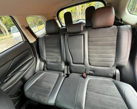 Серый Мицубиси Аутлендер, объемом двигателя 2.4 л и пробегом 110 тыс. км за 15950 $, фото 5 на Automoto.ua