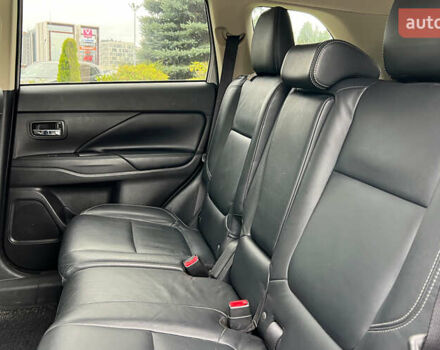 Сірий Міцубісі Аутлендер, об'ємом двигуна 3 л та пробігом 156 тис. км за 18500 $, фото 19 на Automoto.ua