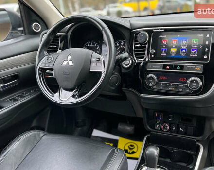 Сірий Міцубісі Аутлендер, об'ємом двигуна 3 л та пробігом 156 тис. км за 18500 $, фото 18 на Automoto.ua