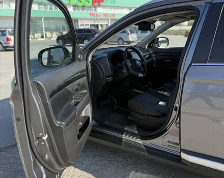 Сірий Міцубісі Аутлендер, об'ємом двигуна 3 л та пробігом 190 тис. км за 17100 $, фото 12 на Automoto.ua