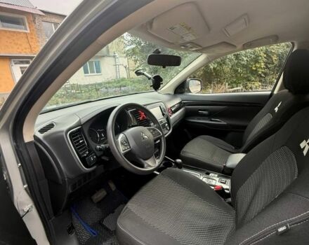 Сірий Міцубісі Аутлендер, об'ємом двигуна 2.4 л та пробігом 69 тис. км за 17499 $, фото 4 на Automoto.ua