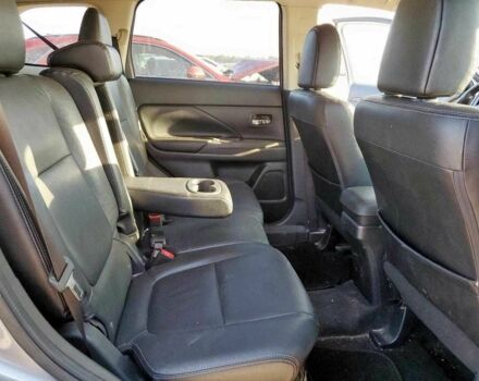 Серый Мицубиси Аутлендер, объемом двигателя 2.4 л и пробегом 150 тыс. км за 2800 $, фото 9 на Automoto.ua