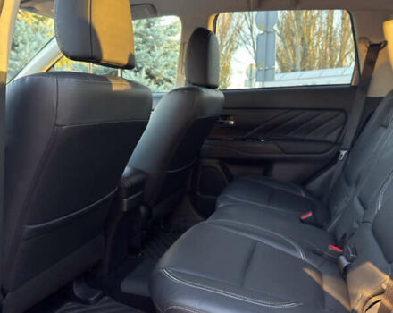 Серый Мицубиси Аутлендер, объемом двигателя 2 л и пробегом 107 тыс. км за 20900 $, фото 13 на Automoto.ua