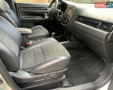 Сірий Міцубісі Аутлендер, об'ємом двигуна 2.36 л та пробігом 38 тис. км за 17800 $, фото 14 на Automoto.ua