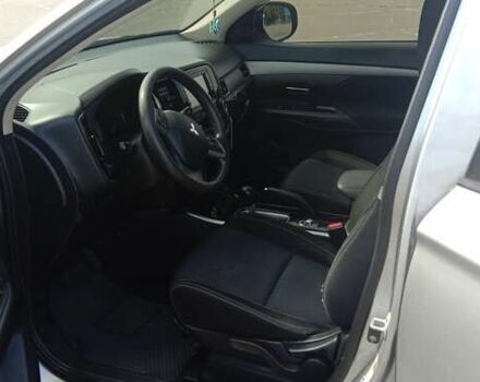 Сірий Міцубісі Аутлендер, об'ємом двигуна 2.36 л та пробігом 100 тис. км за 17700 $, фото 2 на Automoto.ua