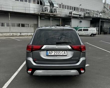 Сірий Міцубісі Аутлендер, об'ємом двигуна 2.36 л та пробігом 135 тис. км за 15000 $, фото 5 на Automoto.ua