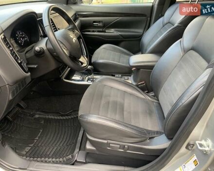 Сірий Міцубісі Аутлендер, об'ємом двигуна 2.36 л та пробігом 38 тис. км за 17800 $, фото 8 на Automoto.ua