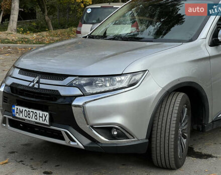 Міцубісі Аутлендер 2018 у Житомирі на Automoto.ua Сірий Міцубісі Аутлендер, об'ємом двигуна 2.36 л та пробігом 130 тис. км за 16750 $, фото 11 на Automoto.ua