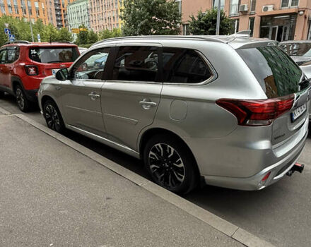 Серый Мицубиси Аутлендер, объемом двигателя 2 л и пробегом 176 тыс. км за 19900 $, фото 3 на Automoto.ua