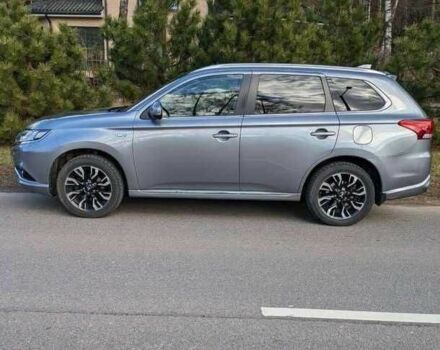 Серый Мицубиси Аутлендер, объемом двигателя 0 л и пробегом 115 тыс. км за 10500 $, фото 2 на Automoto.ua