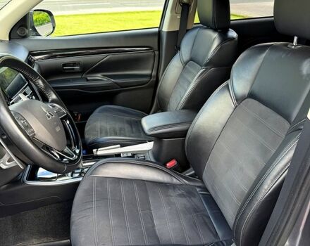 Серый Мицубиси Аутлендер, объемом двигателя 2.4 л и пробегом 139 тыс. км за 18900 $, фото 7 на Automoto.ua