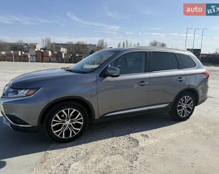 Сірий Міцубісі Аутлендер, об'ємом двигуна 3 л та пробігом 190 тис. км за 17100 $, фото 5 на Automoto.ua