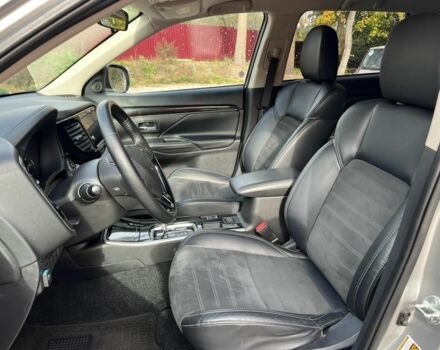 Серый Мицубиси Аутлендер, объемом двигателя 2.4 л и пробегом 110 тыс. км за 15950 $, фото 7 на Automoto.ua