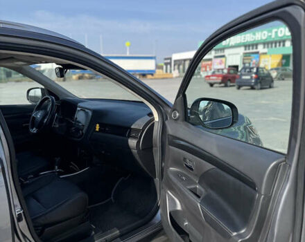 Сірий Міцубісі Аутлендер, об'ємом двигуна 3 л та пробігом 190 тис. км за 17100 $, фото 7 на Automoto.ua