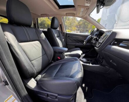 Сірий Міцубісі Аутлендер, об'ємом двигуна 2 л та пробігом 36 тис. км за 7100 $, фото 6 на Automoto.ua