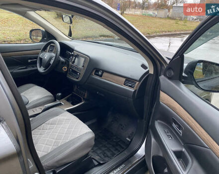 Серый Мицубиси Аутлендер, объемом двигателя 2.36 л и пробегом 150 тыс. км за 13500 $, фото 9 на Automoto.ua